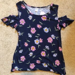 Floral shirt with cute sleeves